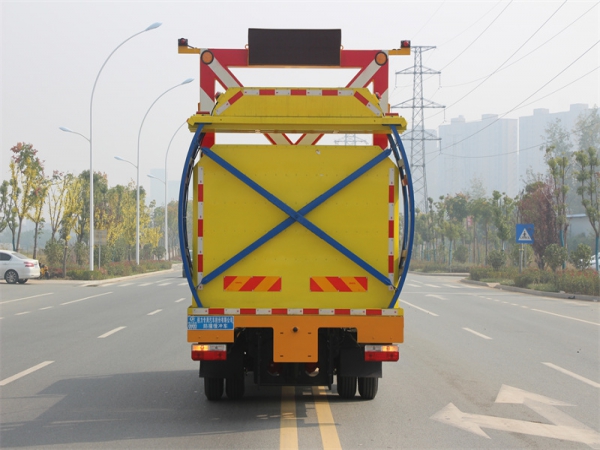 東風(fēng)D6防撞緩沖車(chē)